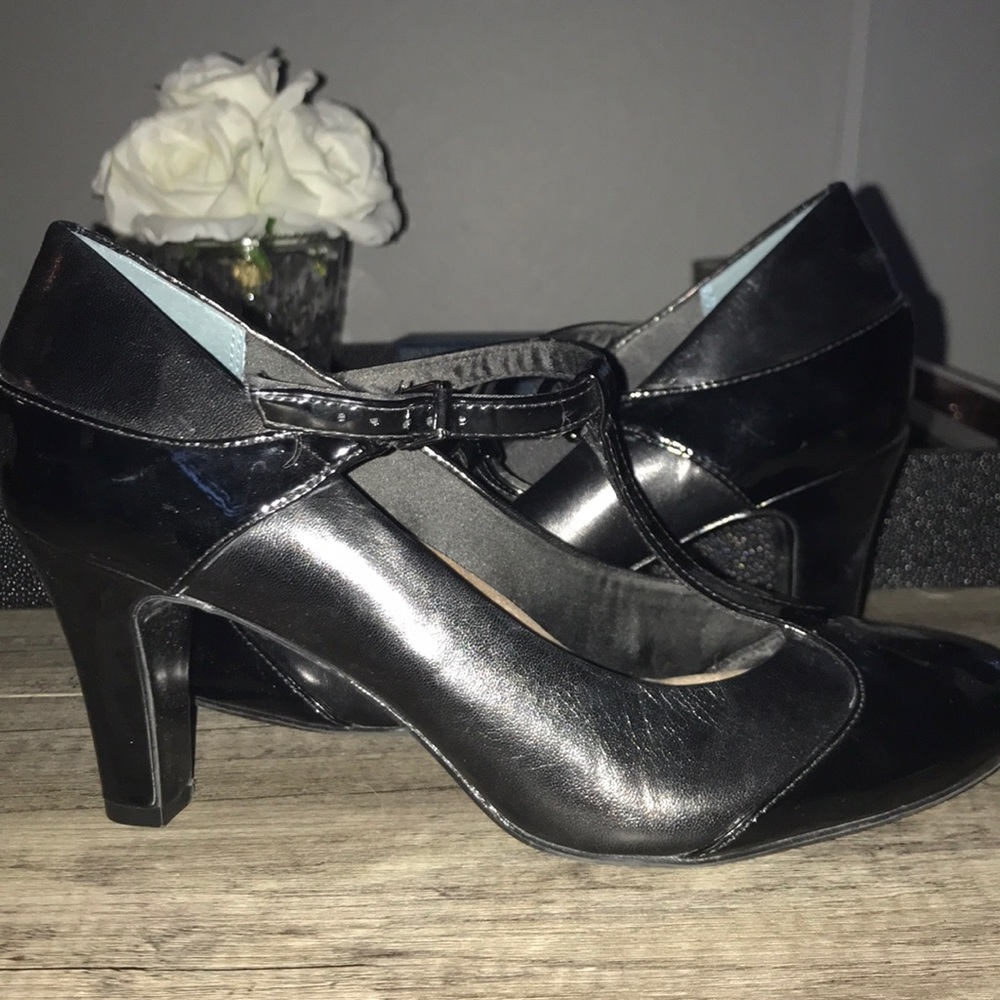 Giani Bernini Black Mary Jane heels